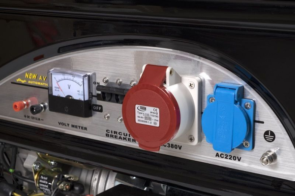 Бензиновый генератор Lifan 6 GF2-3 (LF7000-3) портативный фото